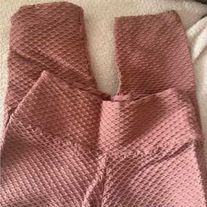 Pale pink Booty by Brabants capri leggings